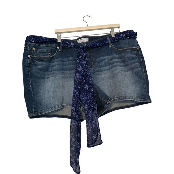 NWT TORRID Womens Denim Shorts sz 24 Blue Fabric belt tie Summer Plus Size Norm - Picture 1 of 7